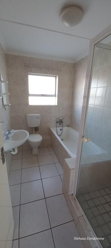 To Let 2 Bedroom Property for Rent in Guldenland Western Cape